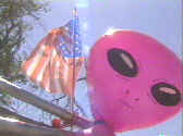 2000 ans de bogues -  Roswell -  drapeau US